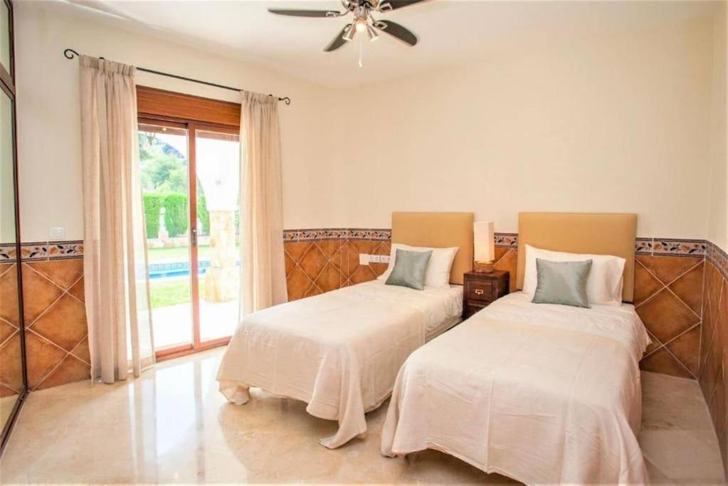 Summer Offers! Fabulous Luxury Villa Near The Beach Sleeps 8 Benalmadena Bagian luar foto