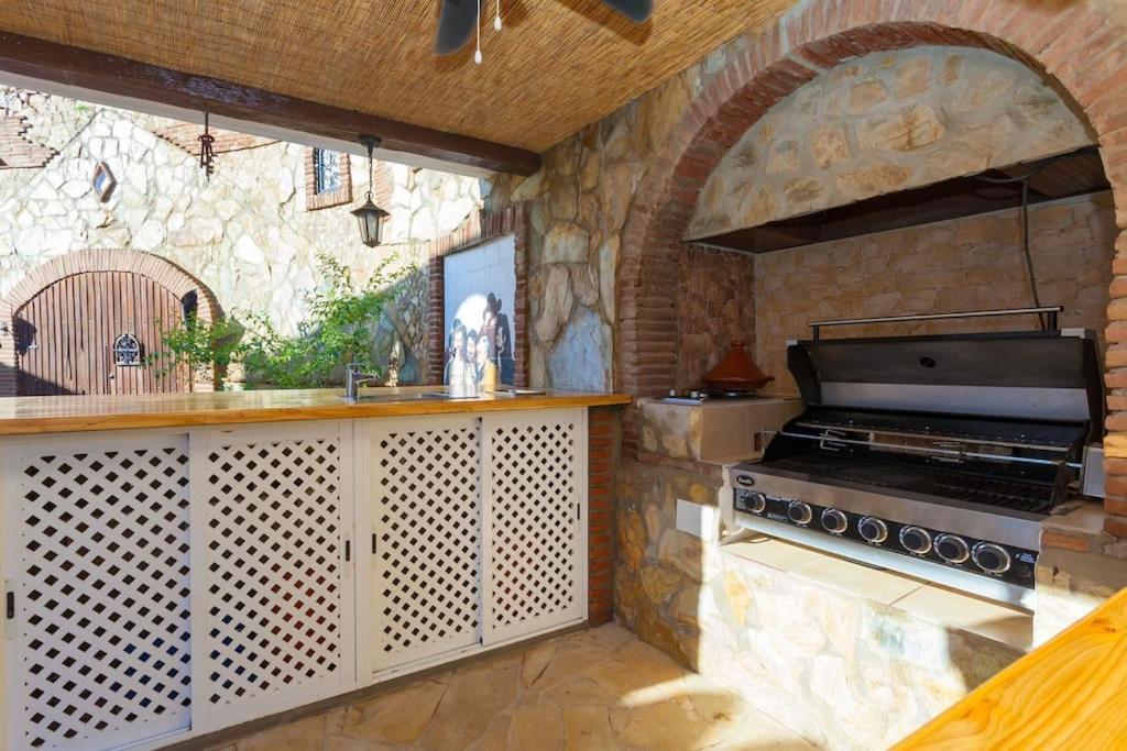 Summer Offers! Fabulous Luxury Villa Near The Beach Sleeps 8 Benalmadena Bagian luar foto