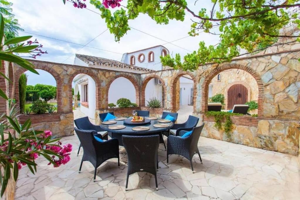 Summer Offers! Fabulous Luxury Villa Near The Beach Sleeps 8 Benalmadena Bagian luar foto