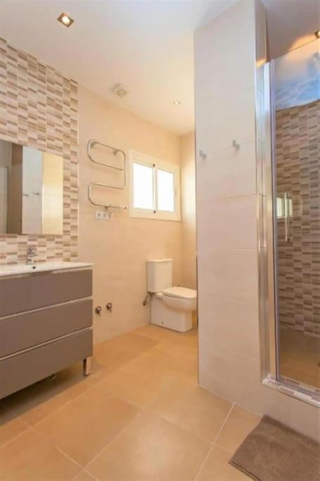 Summer Offers! Fabulous Luxury Villa Near The Beach Sleeps 8 Benalmadena Bagian luar foto