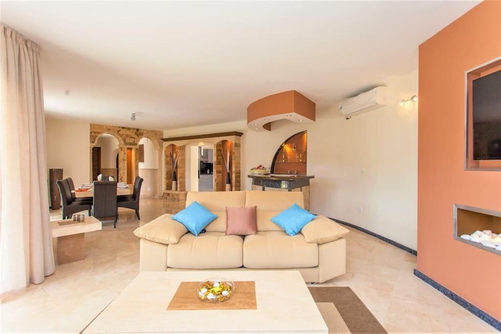 Summer Offers! Fabulous Luxury Villa Near The Beach Sleeps 8 Benalmadena Bagian luar foto